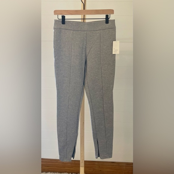 A New Day High Waisted Ponte Leggings Gray Women's Medium NWT - Picture 1 of 8